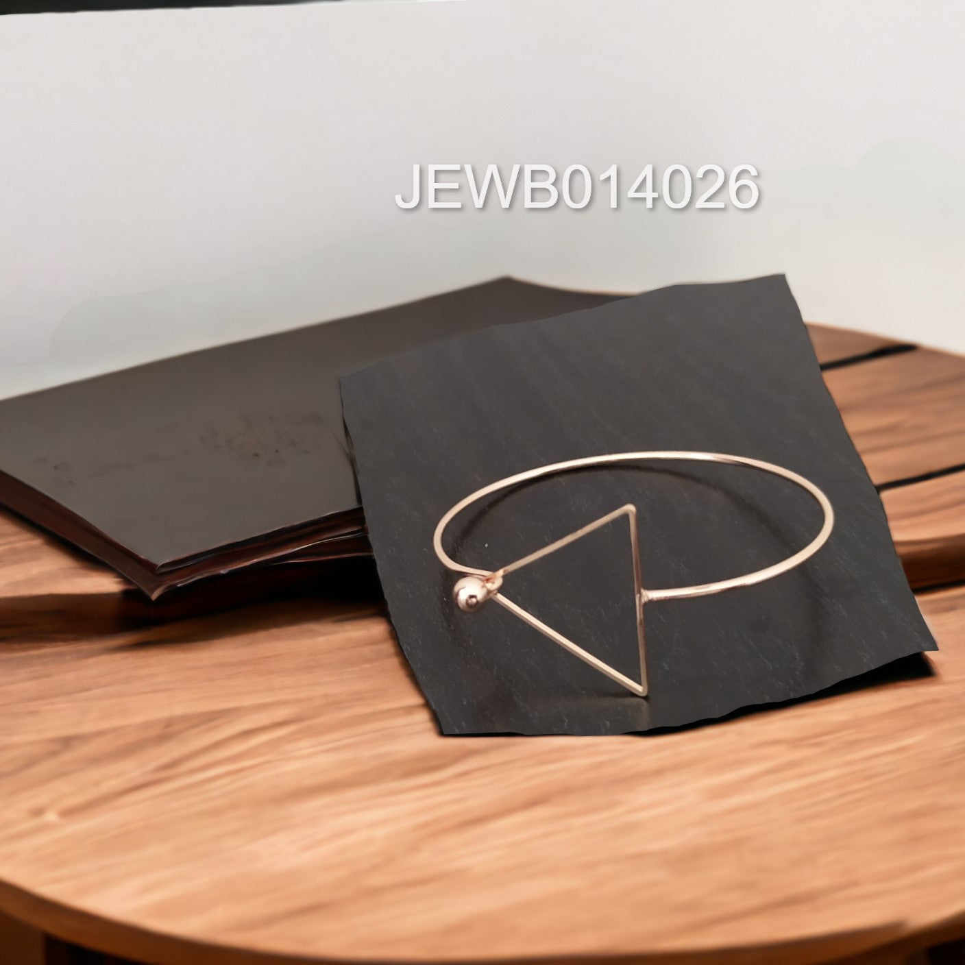 rose gold triangle bracelet upper view