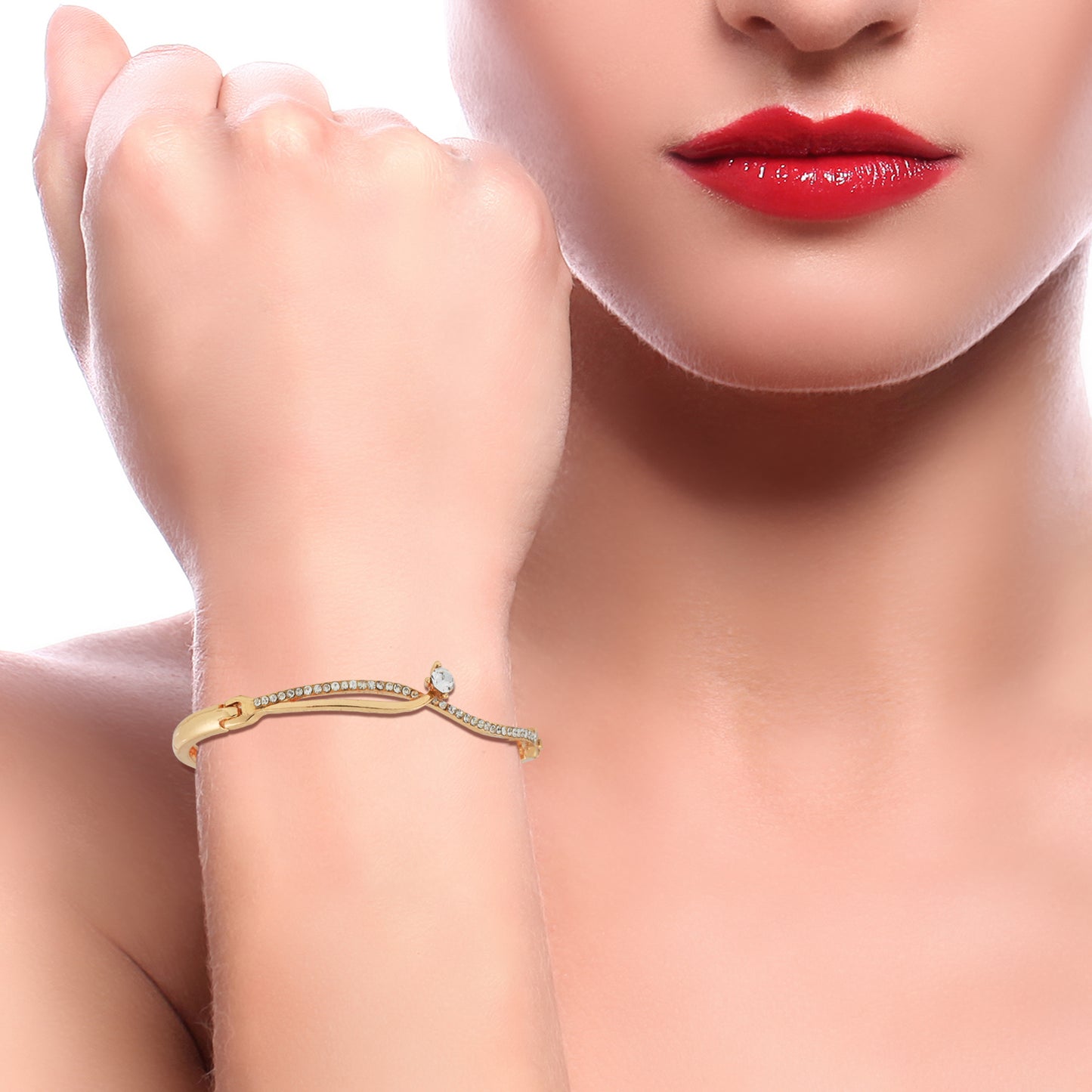 american diamond bracelet for women model pic