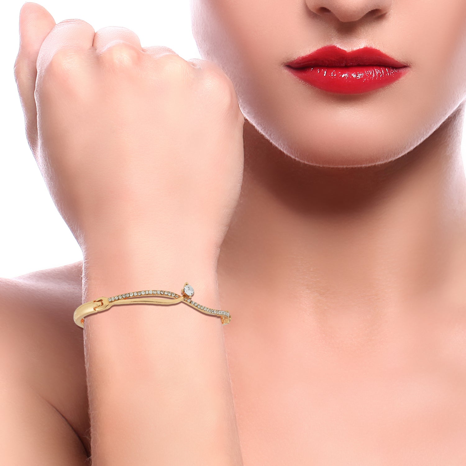 american diamond bracelet for women model pic