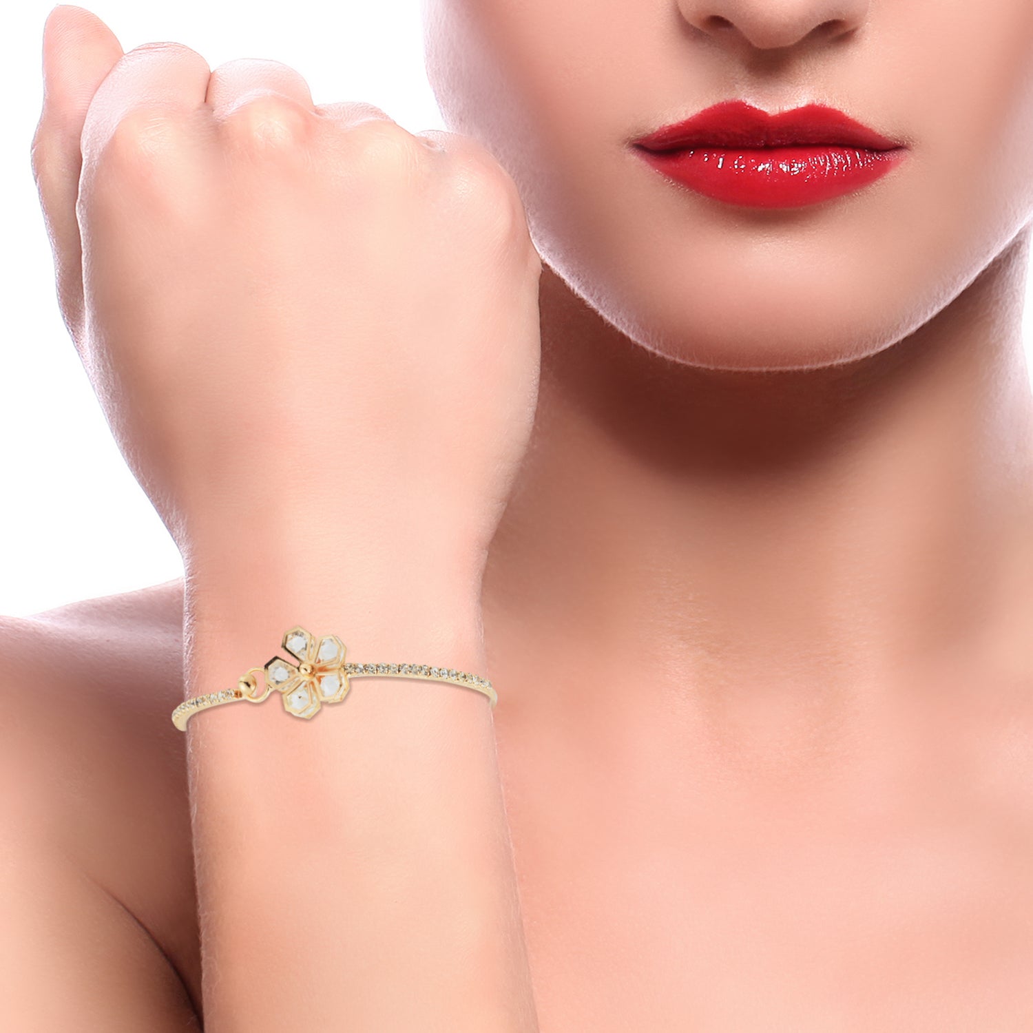 gold flower diamond bracelet model pic