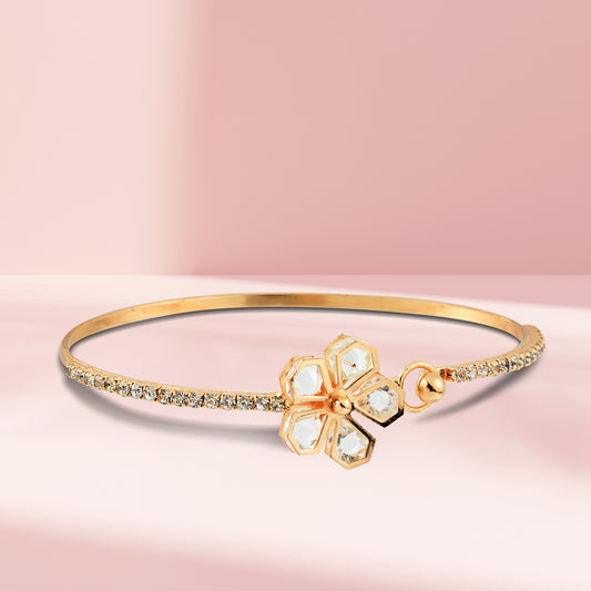 Stylish Gold Flower Diamond  Bracelet