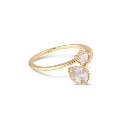 dew pear diamond finger ring front view