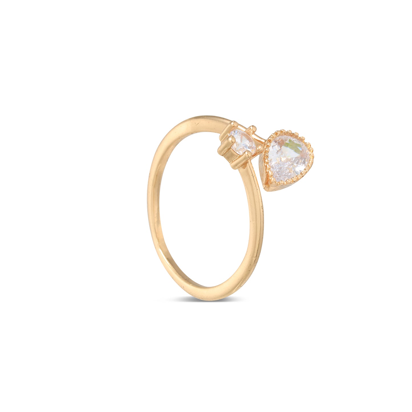 dew pear diamond finger ring side view