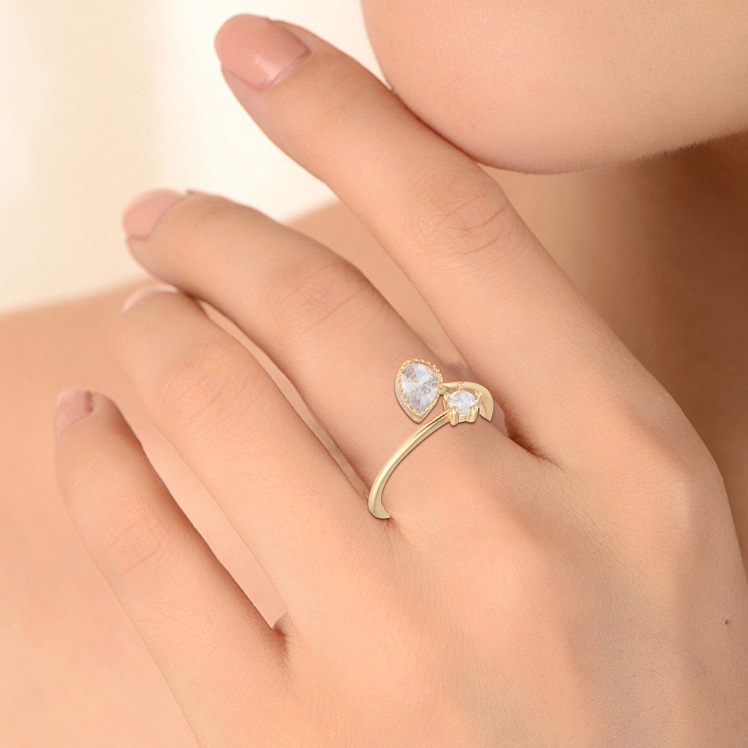 dew pear diamond finger ring with model