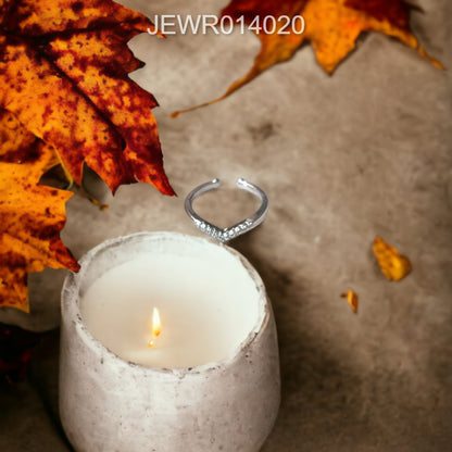 heart v type shiny finger ring leaves background